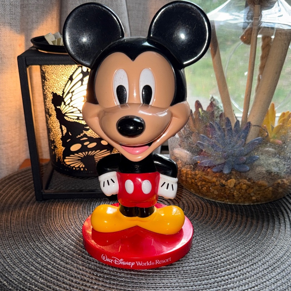Walt Disney World Resort ,Micky Mouse Figurine.